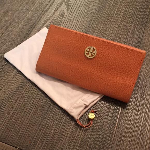 tory burch sunglasses case